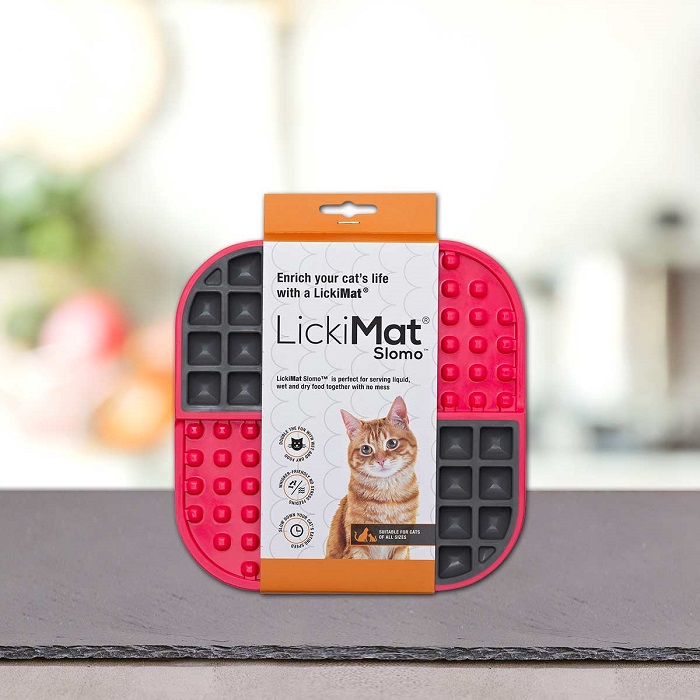 LICKIMAT SLOMO CAT RED ΜΠΩΛ ΑΡΓΟΥ ΤΑΪΣΜΑΤΟΣ SLOW FEEDER ΓΙΑ ΓΑΤΕΣ PLATINUMHELLAS.GR